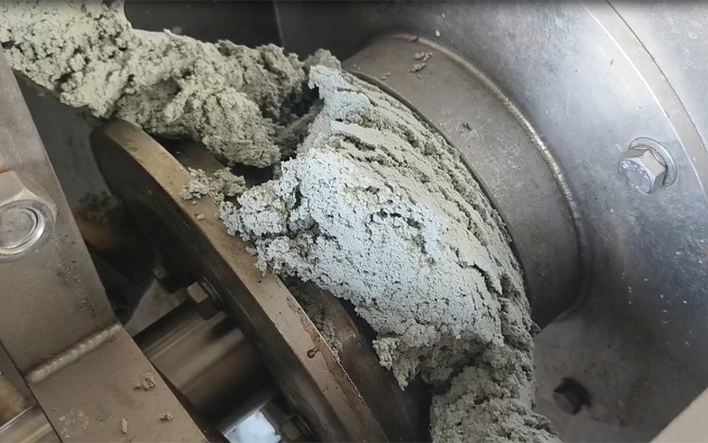 Paper pulp dehydrate